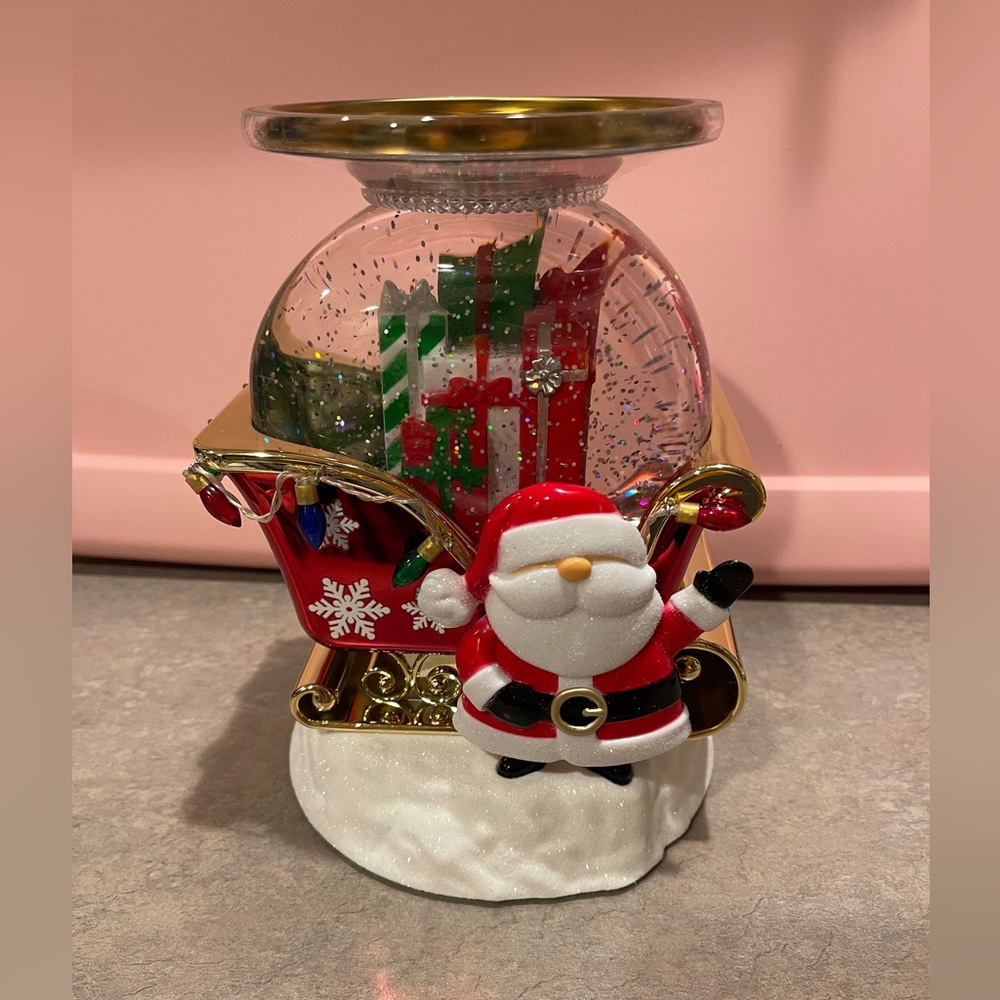 Bath & Body Works Santa Sleigh Globe 3-Wick Candle Holder
